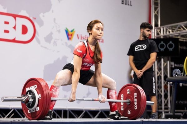 S'pore Powerlifter Farhanna Farid Achieves Deadlift World Record ...