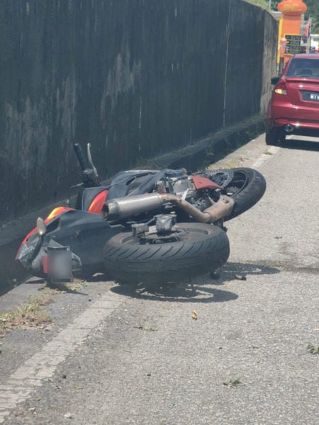 M'sian Motorcyclist Gets Hit By 2 Vehicles While Travelling To S'pore ...