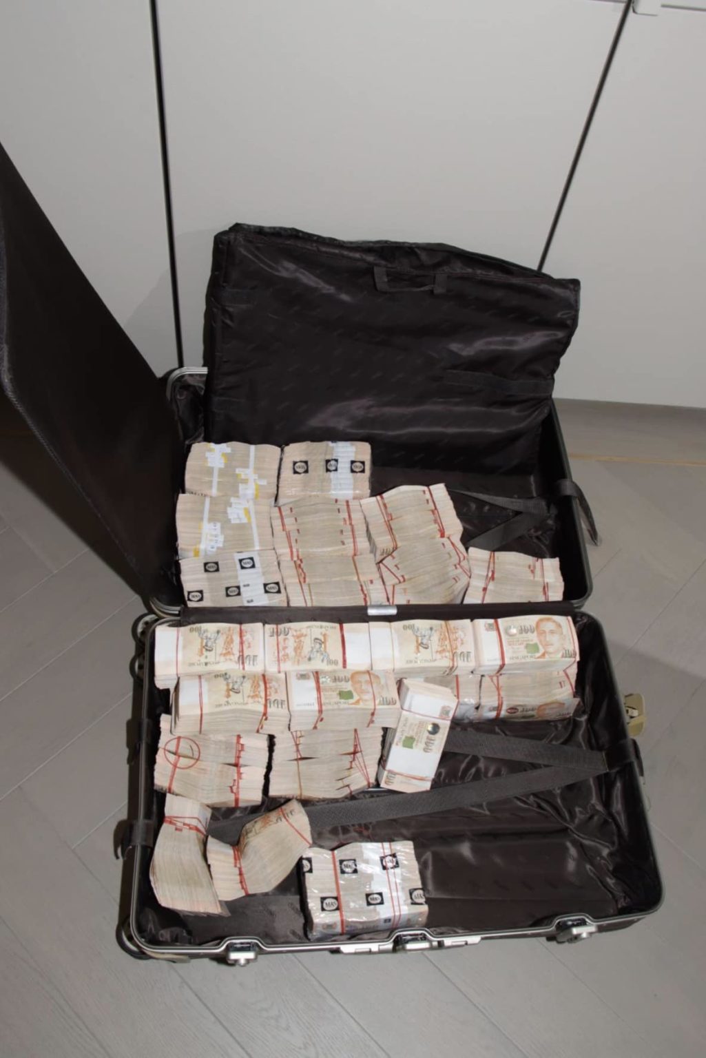 10 Foreigners Arrested For Alleged Money Laundering Activities, S'pore ...