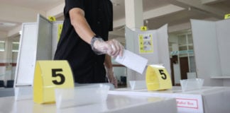 200 S'poreans' Names Not In PE2023 Voters' List, NRICs May Not Have Been Properly Scanned During GE2020