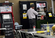 M’sian Mamak Restaurant Installs ATM Next To Cashier To Make Payment Convenient For Customers