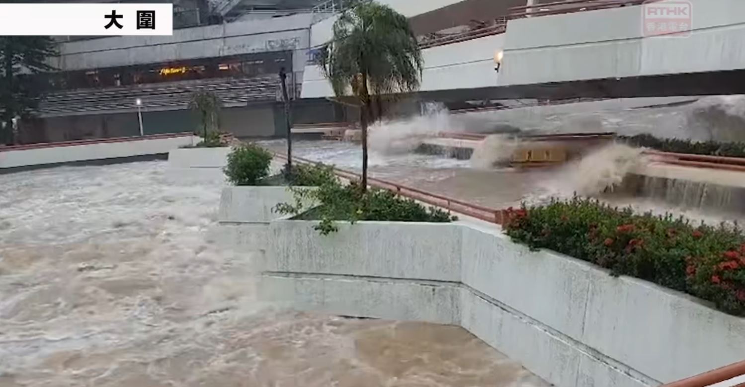 Hong Kong Hit By Widespread Floods After Heaviest Rainfall In 139 Years ...