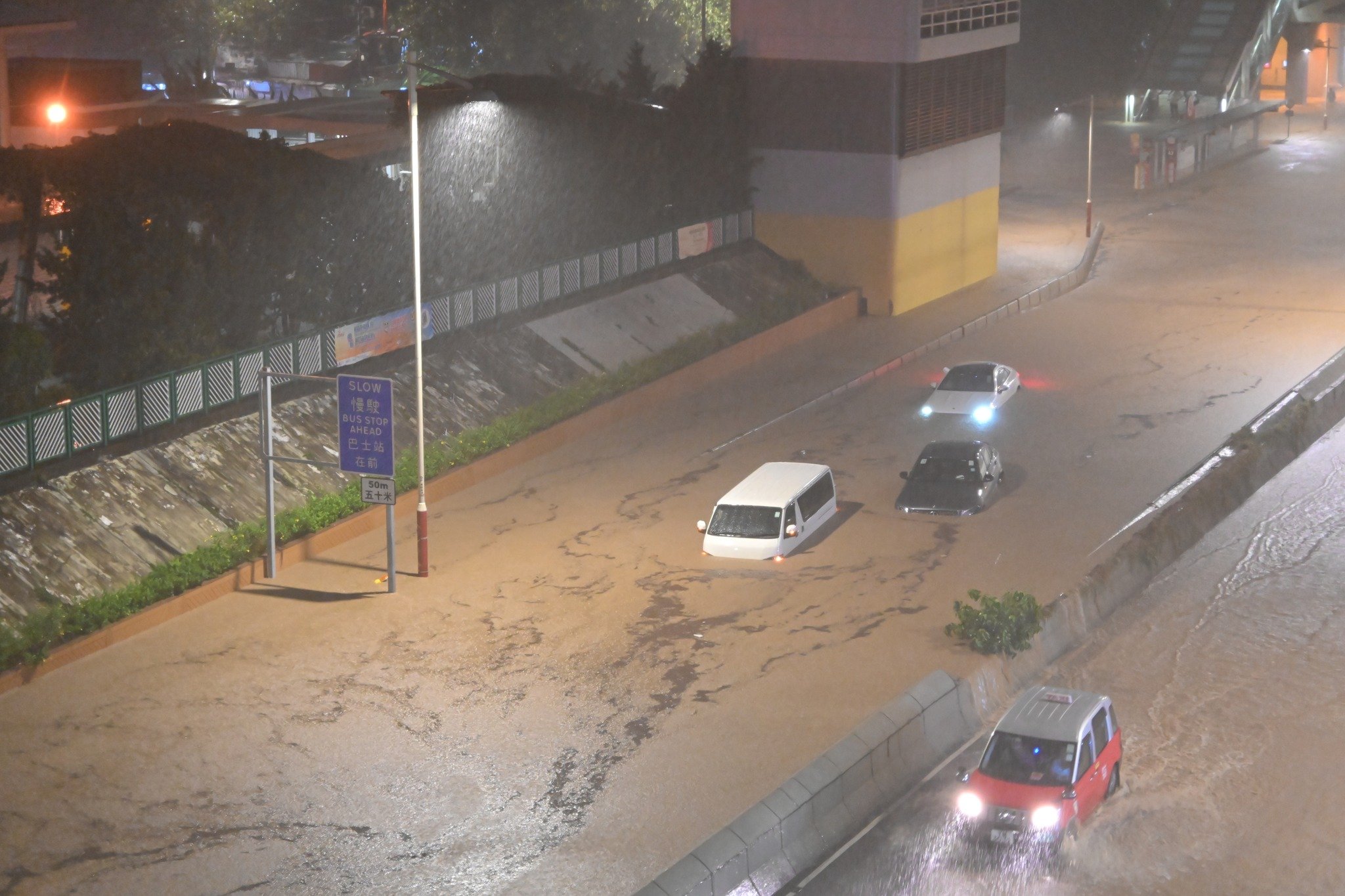 Hong Kong Hit By Widespread Floods After Heaviest Rainfall In 139 Years ...