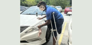 One-Legged Man Offers To Clean M'sia Couple's Car For S$60, They Admire His Hardworking Spirit