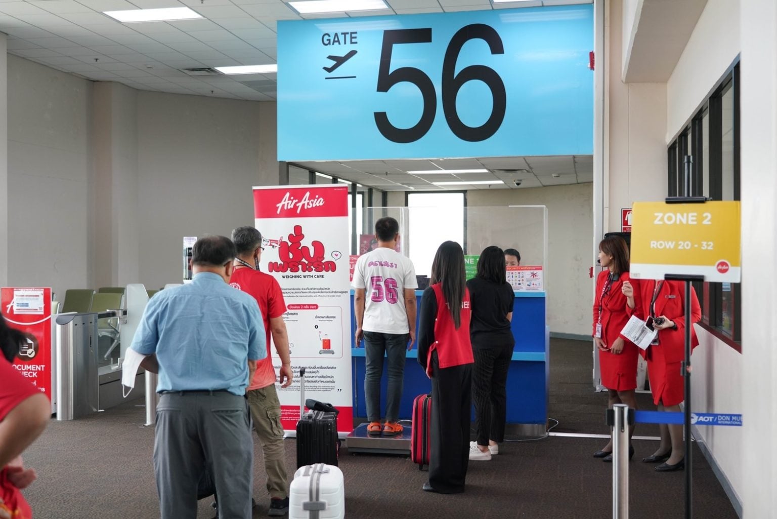 Thai Airlines Weigh Passengers Before Boarding, Reportedly To Gather