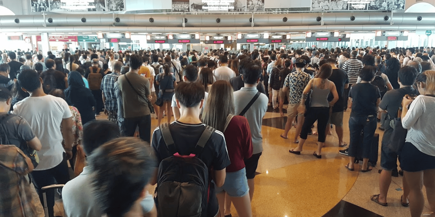 S'poreans Entering M'sia Need Not Complete Arrival Card, Compulsory For Other Foreign Travellers From 1 Jan