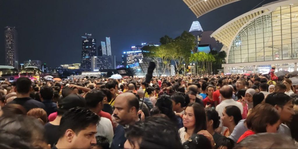 Large Crowd Packs MBS For CNY Drone Show, Struggles To Disperse Afterwards