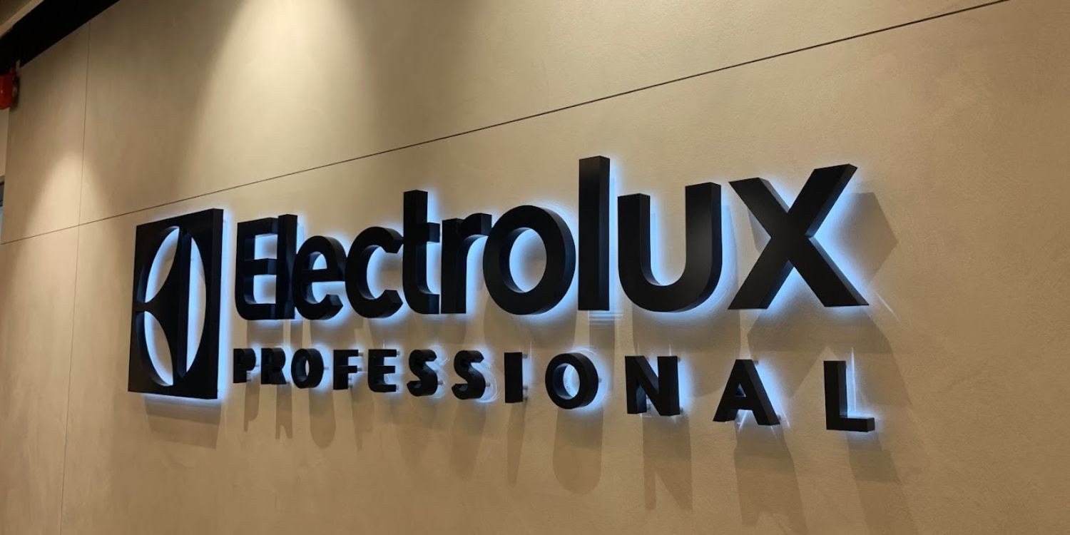 Electrolux Shuts Down Regional Headquarters In S'p