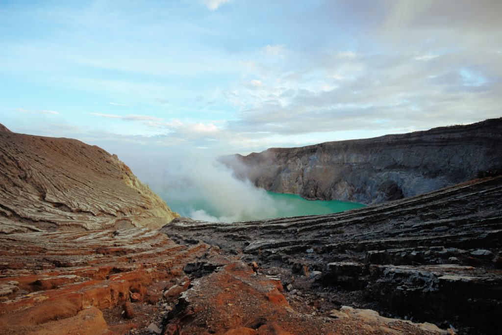 Tourist falls to death after tripping on clothing while posing for ...