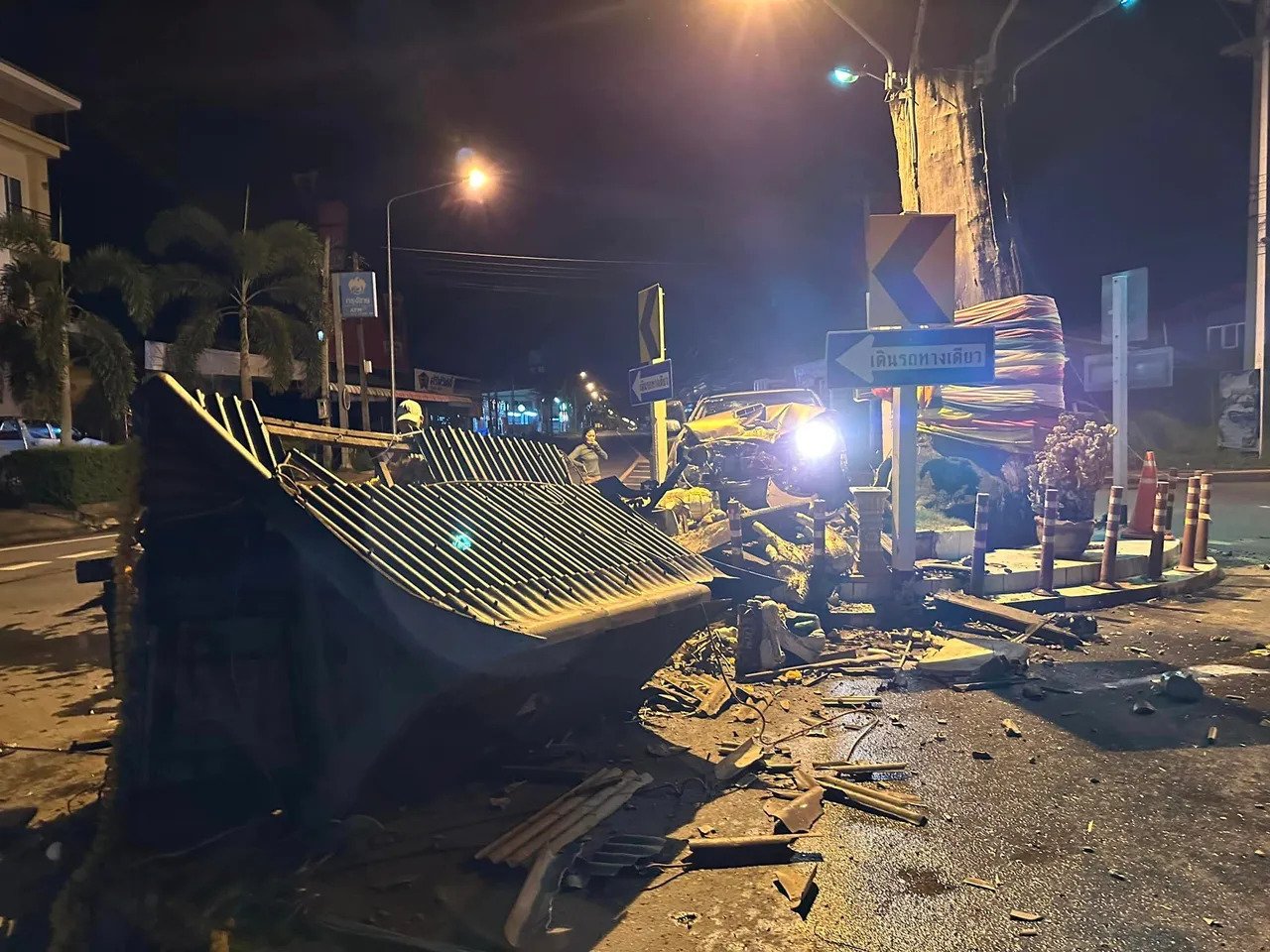 car crash into shrine thailand 2