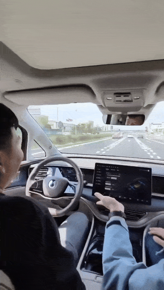 Self-driving car rear-ends (3)
