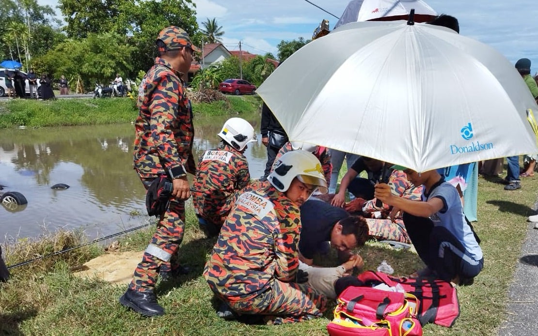 car plunges river