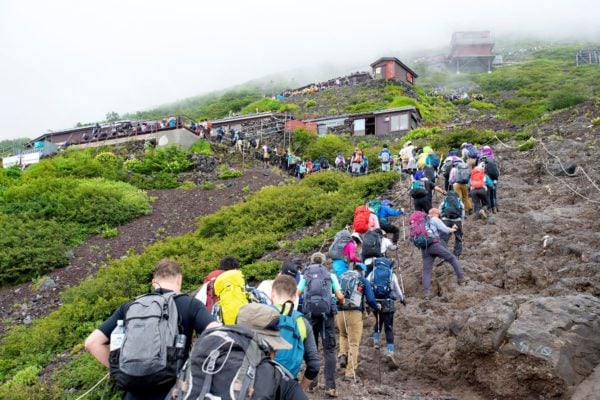 mount fuji imposes entry fee for crowd control - image 1