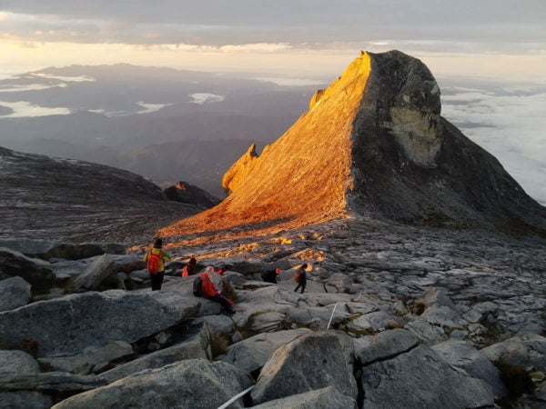 S’porean woman rescued after fracturing leg while descending Mount Kinabalu