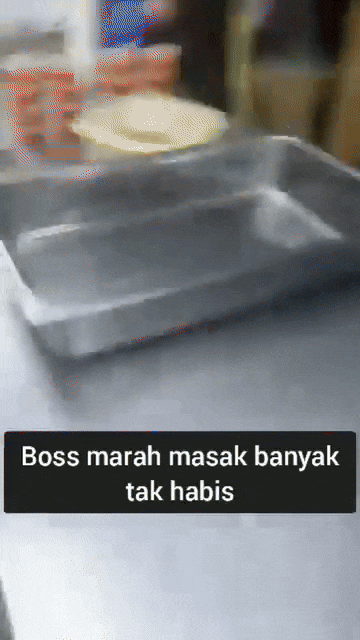restaurant owner throws food malaysia 2
