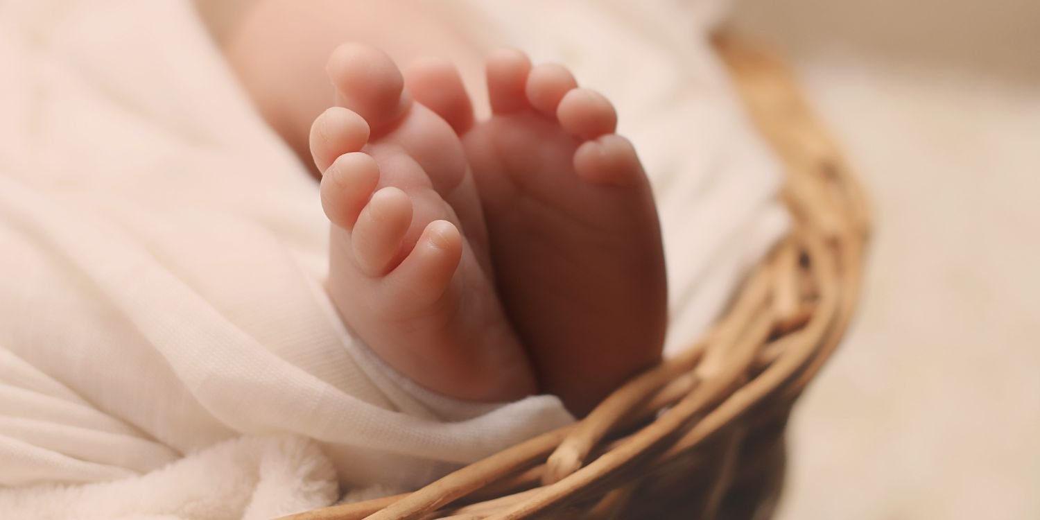 1-month-old S'pore baby dies after mum falls asleep & accidentally covers baby with blanket