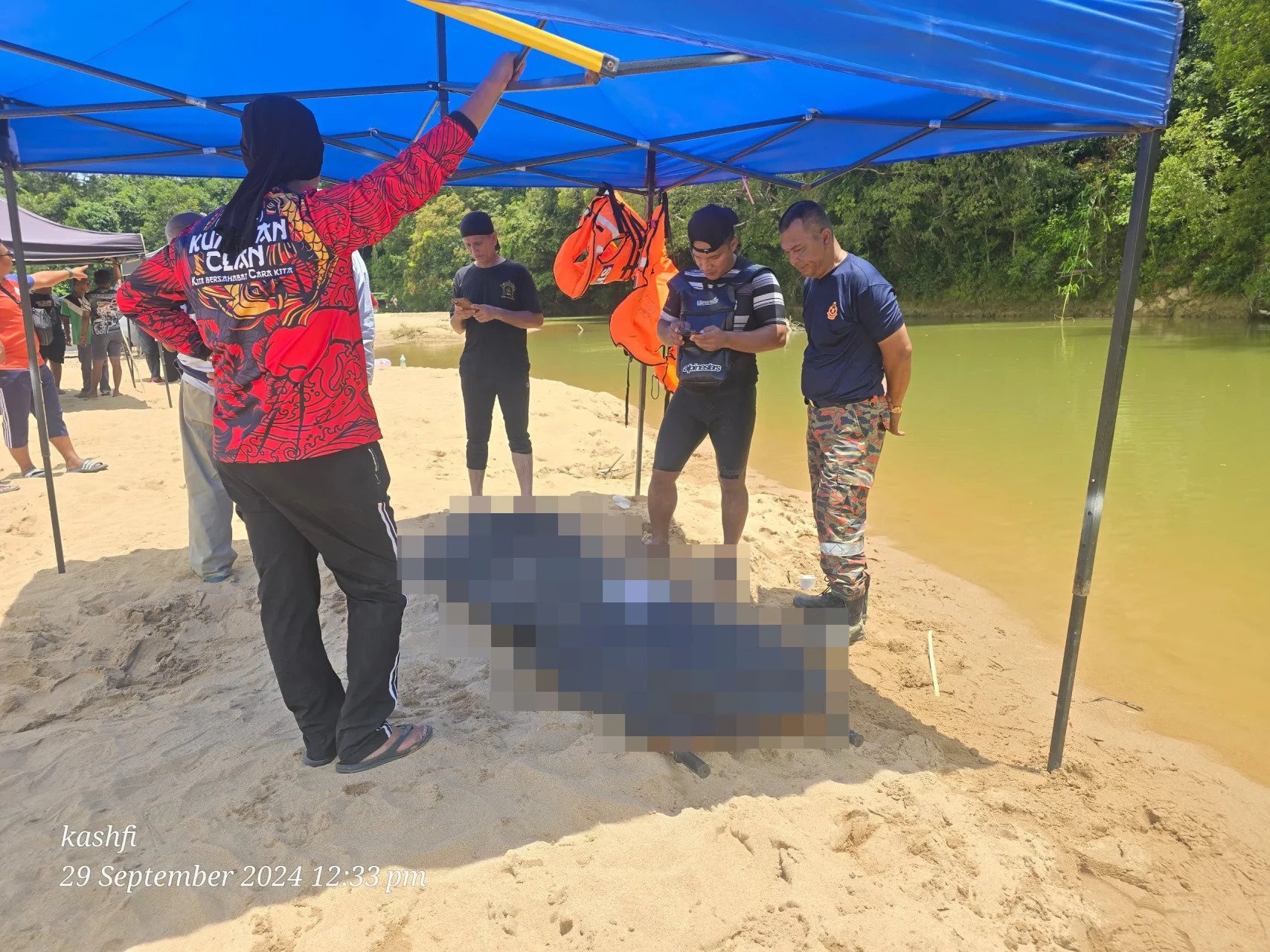 18-year-old drowns after rescuing 2 classmates from river in M'sia 2