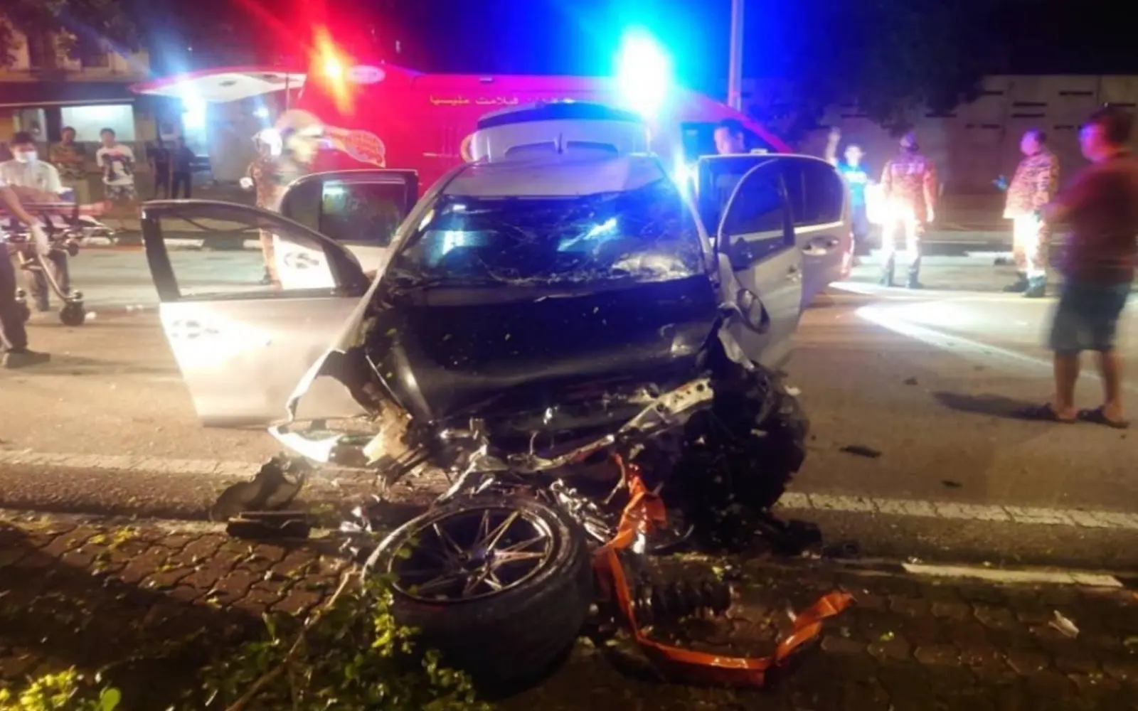 car falling 30m flyover