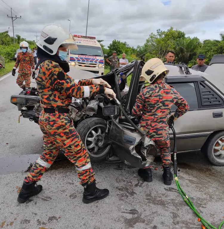 wheel flew off car (3)