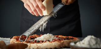 Yishun resident complains of strong cheese smell from neighbour's home-based pizza business