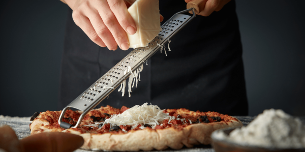 Yishun resident complains of strong cheese smell from neighbour's home-based pizza business