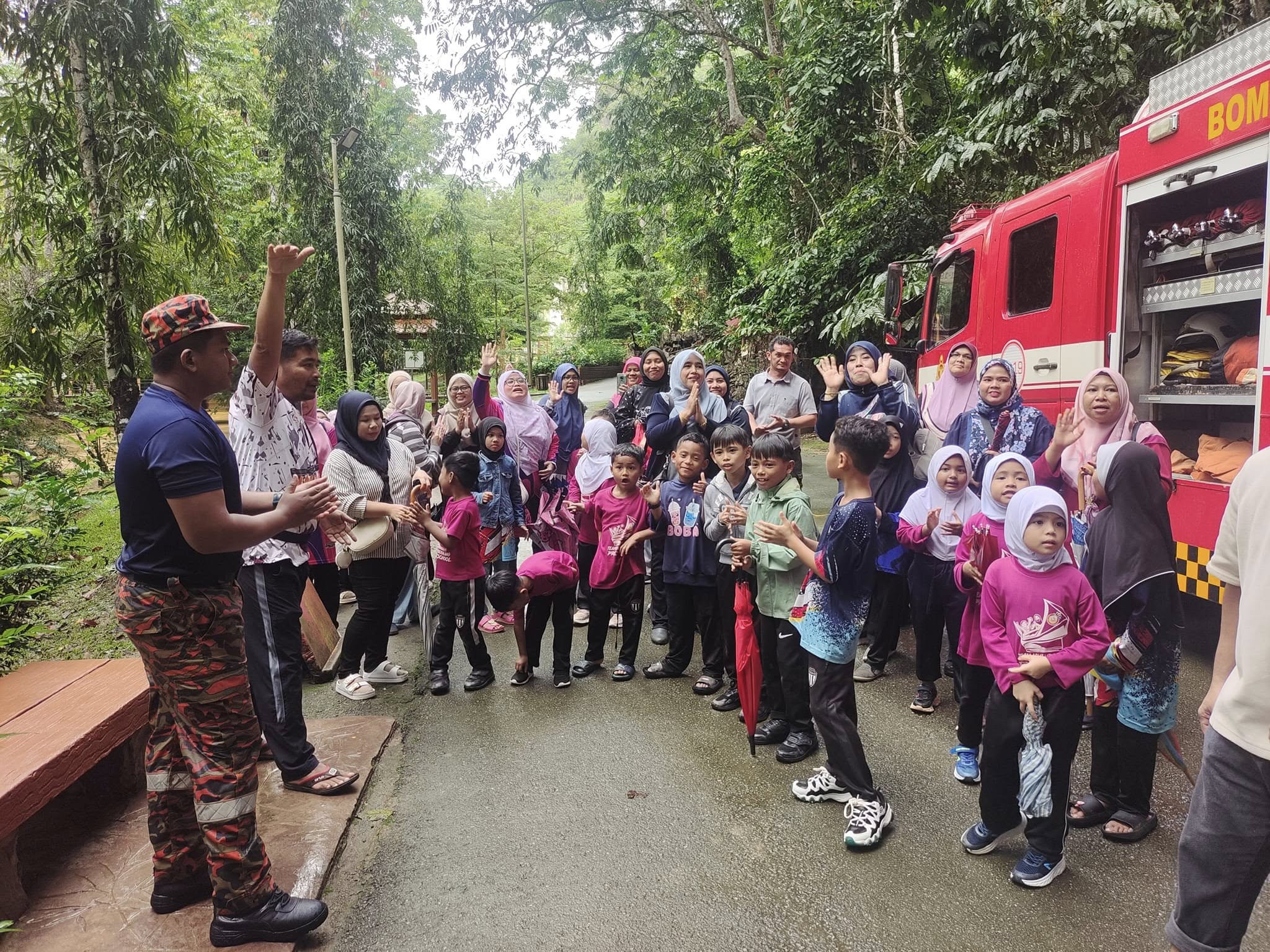 kindergarteners trapped cave flood 3 