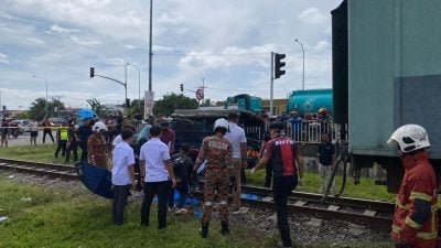 mum save son train (1)