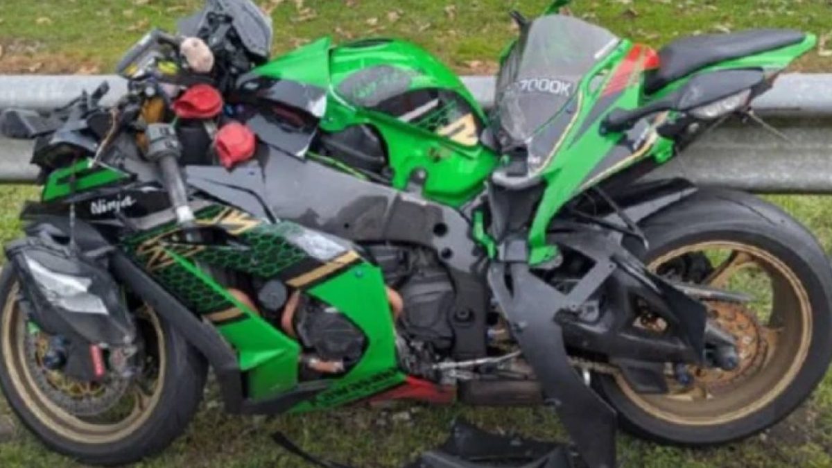 21-year-old S'porean woman dies in motorcycle accident along M