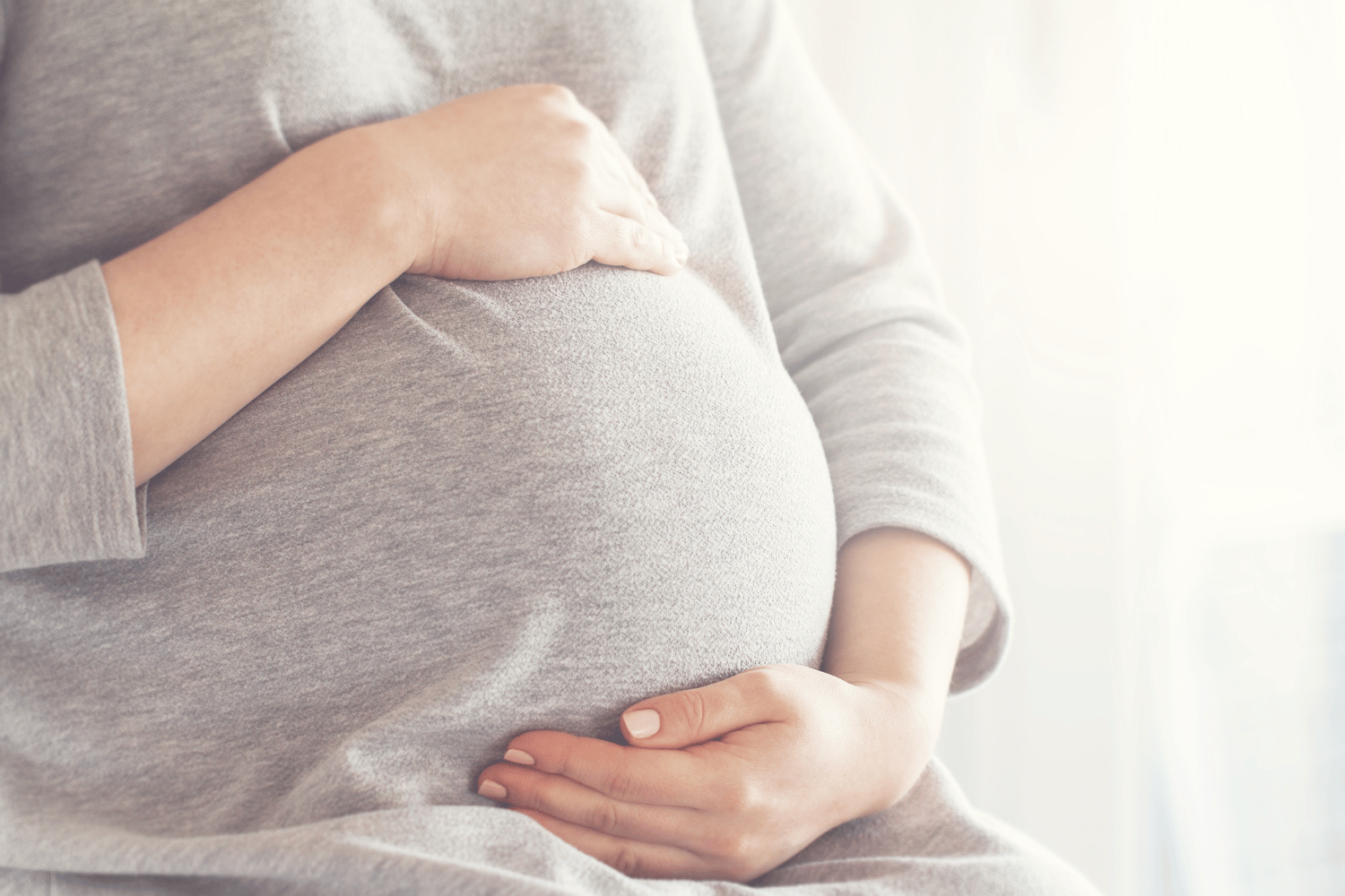 woman gives birth in toilet