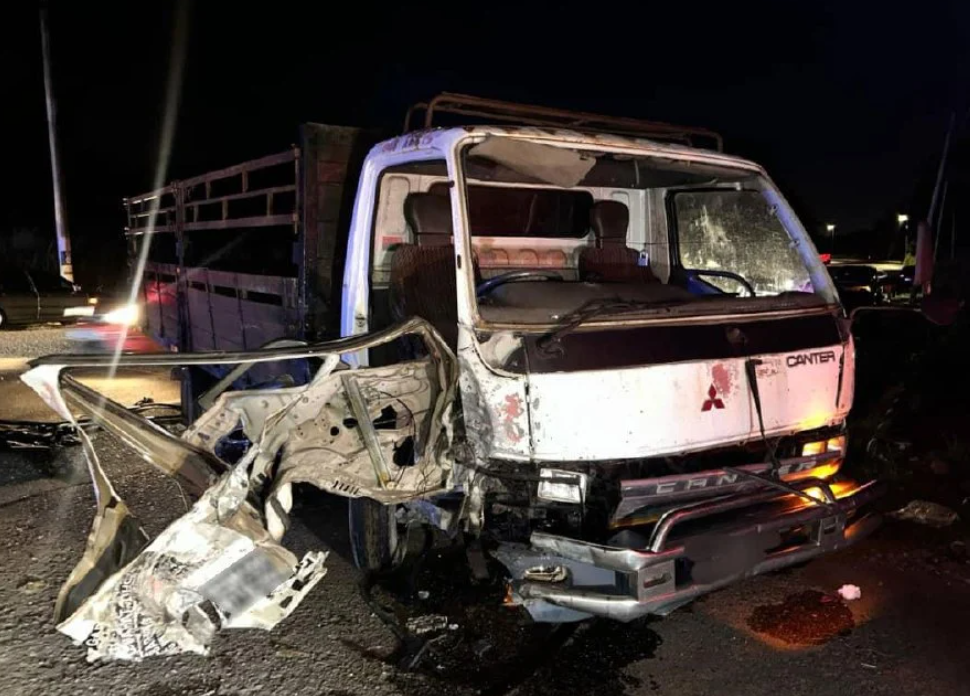 lorry mpv crash