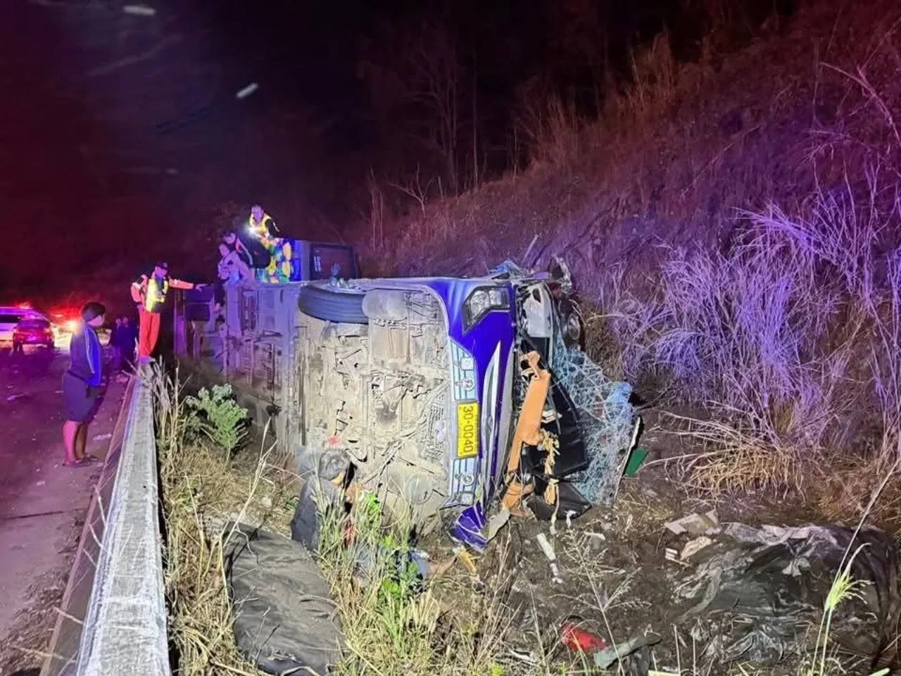 tour bus overturned thailand