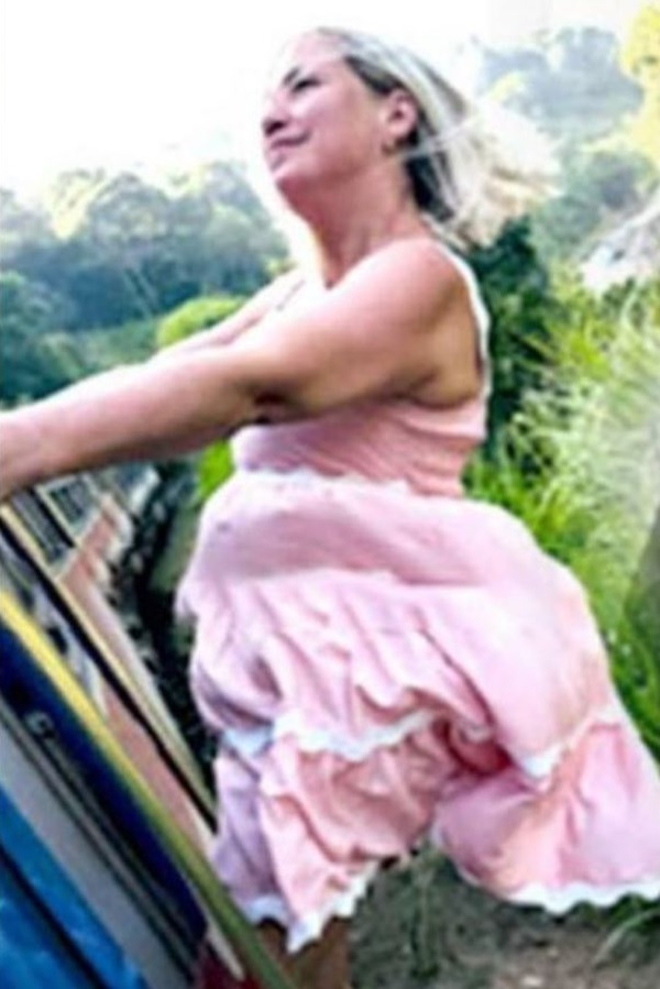 tourist sri lanka selfie train dress