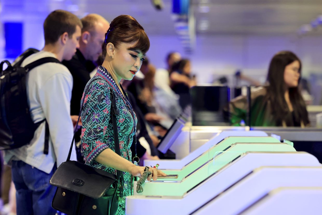 malaysia qr code immigration