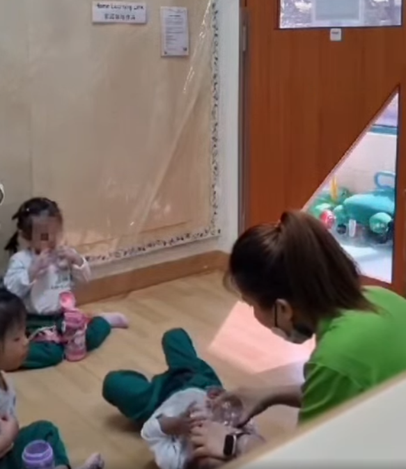 teacher force children