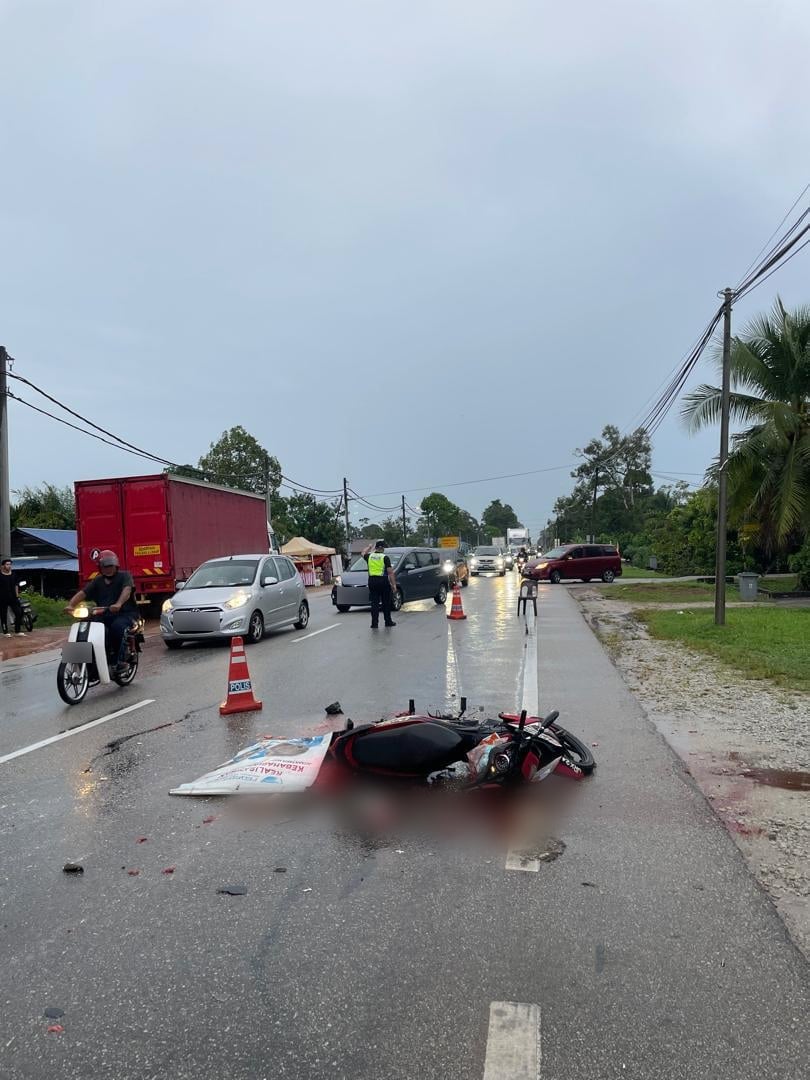 Motorcyclist in M'sia dies after crashing into lorry & getting run over ...