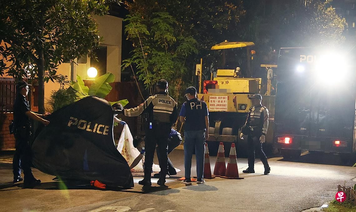 traffic controller road roller
