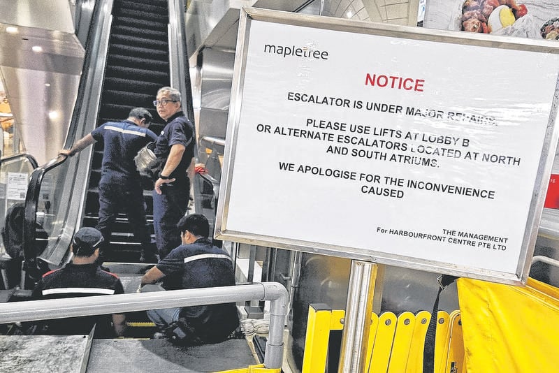 escalator bulges stroller wheels (2)