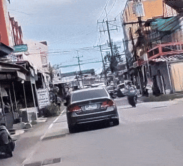 woman dragged purse thief snatch