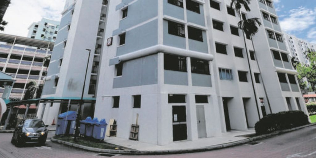 29-year-old man found dead at foot of Telok Blangah HDB block, woman ...