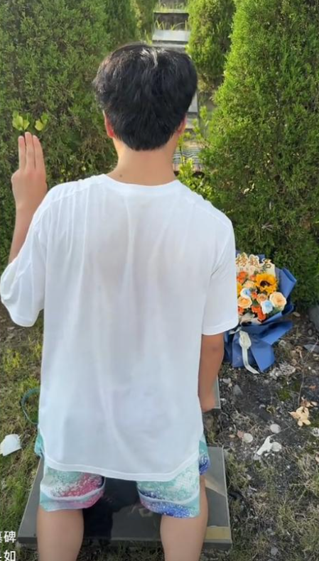 teenager late mum photo