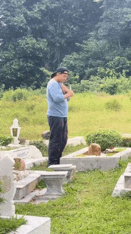 deaf-mute man late mother