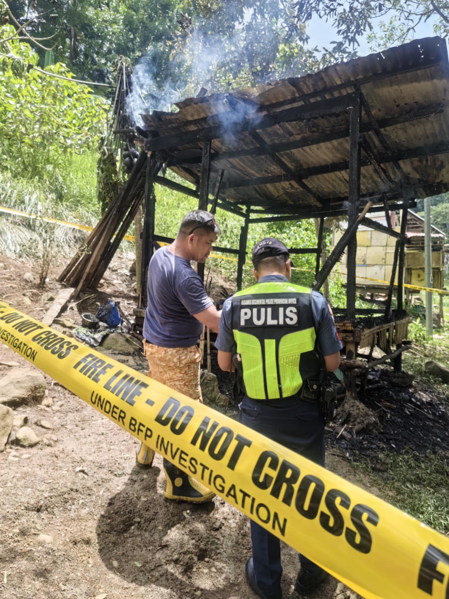 siblings hugging fire (2)