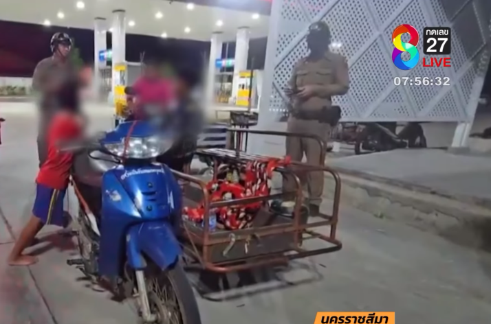 two boys mum thailand