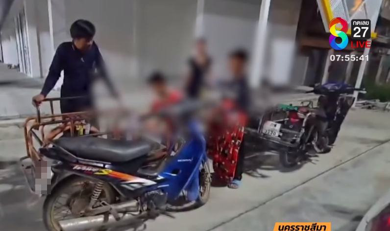 two boys mum thailand