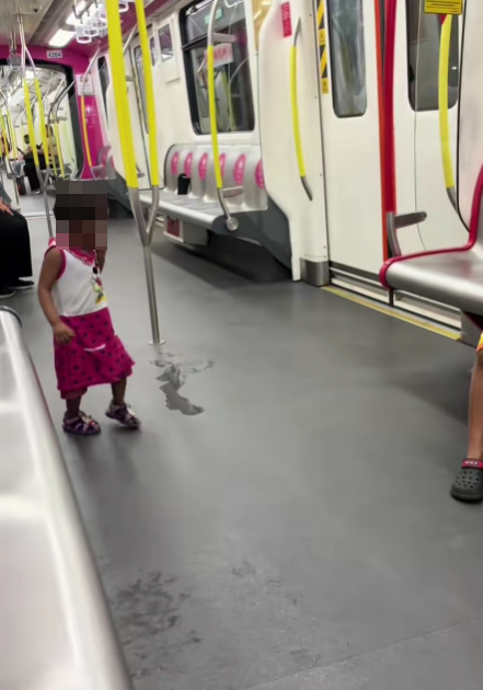 girl urinate LRT
