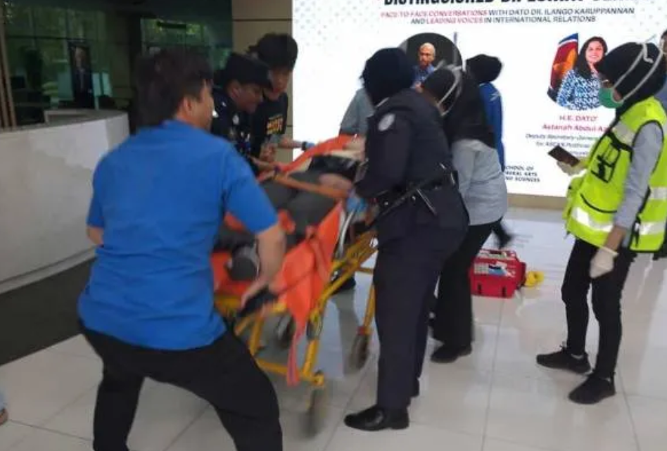 man ex-girlfriend's throat university