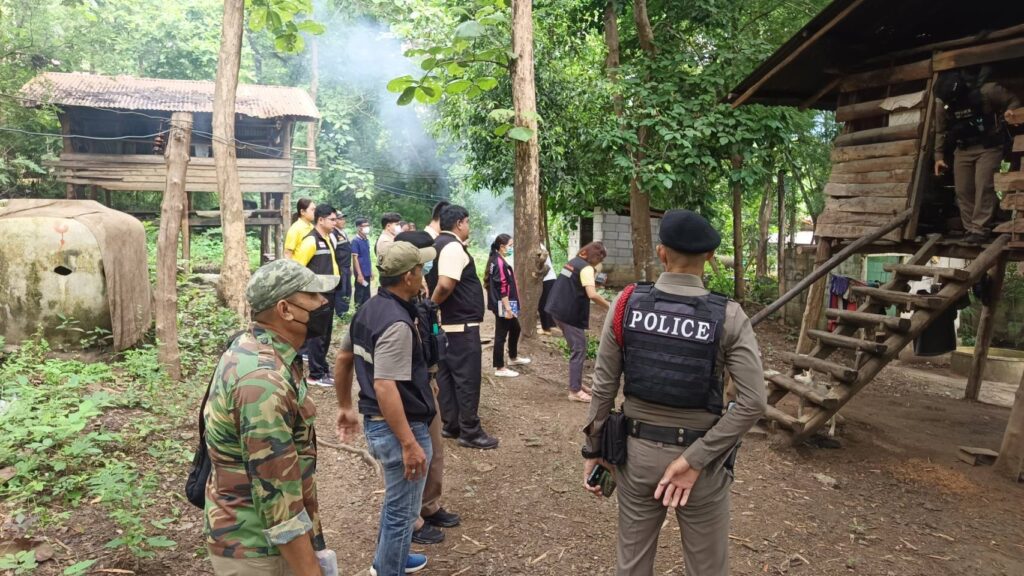 thailand boy barking