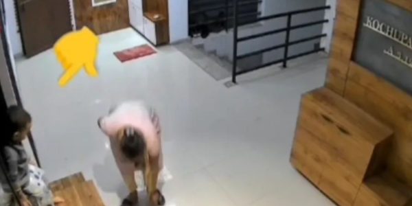 india girl fell windowsill