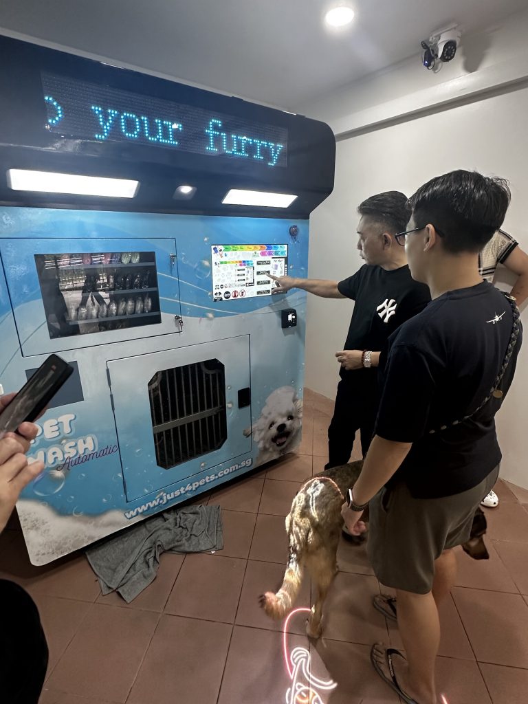 Pet Auto Clean Machine New pet auto washer service springs up in Holland Drive, draws safety ...