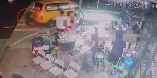 taxi driver crushed van 